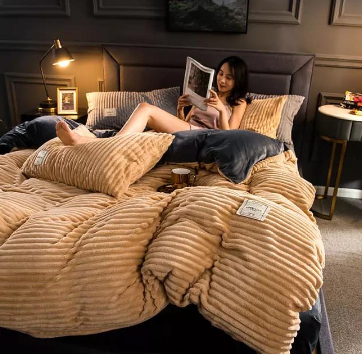 π₯ Luxury Royal Velvet King Size Duvet Set (4PCS) β Ultra Soft, Warm & Elegant - Image 15